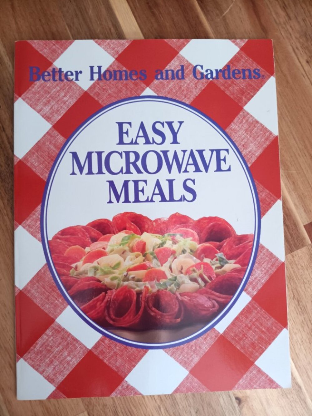 Vintage Better Homes and Garden Easy Microwave Meals Paperback Cookbook